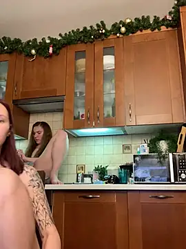 HotCaramellsTV's cam snapshot