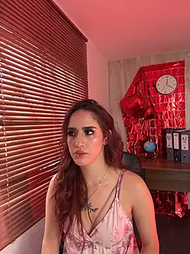 elodie_rouge's cam snapshot