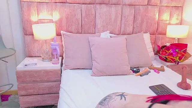 AlejandraMartinezz's cam snapshot