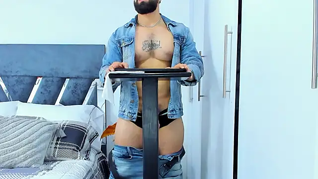 Zack_Froone's cam snapshot