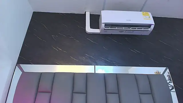 _MiaBrown_'s cam snapshot