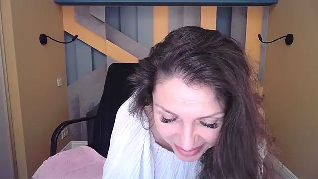 EllaLong's cam snapshot