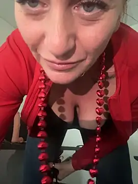 TheSweetestFknSlut live sex cam