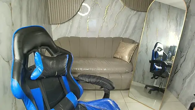 martina1_r's cam snapshot