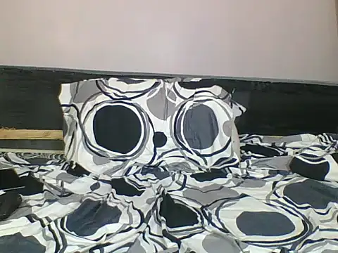 hornyqueen93 live sex cam