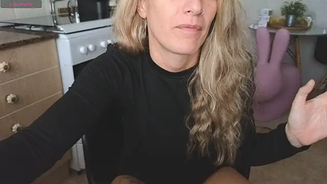 Lunamix live sex cam