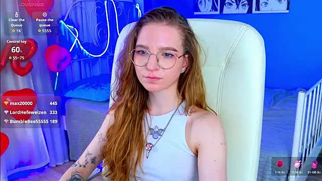 VioletShine's cam snapshot