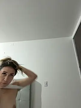 Alexandraa_Gomez's cam snapshot