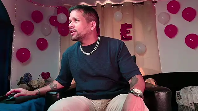 LucasGaeel live sex cam