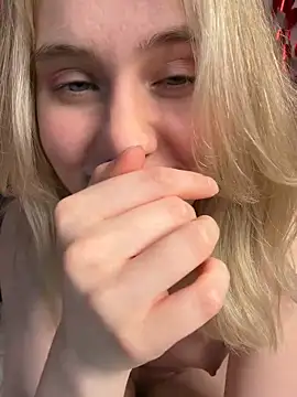 LovelyMiu live sex cam