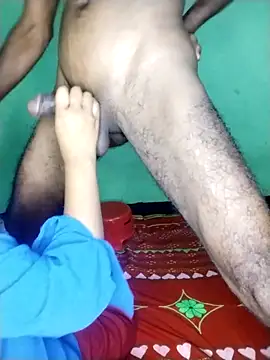 Hotcouple1100 live sex cam