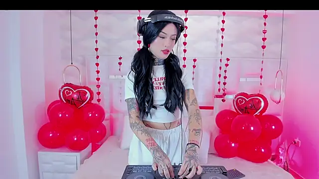 doll__bella's cam snapshot