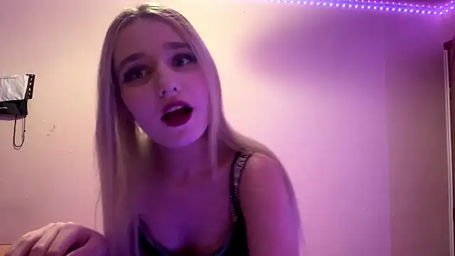 MiaBerlateen's cam snapshot