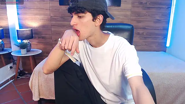 Michaelkoiv live sex cam