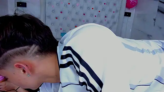 Ari_and_Storm live sex cam