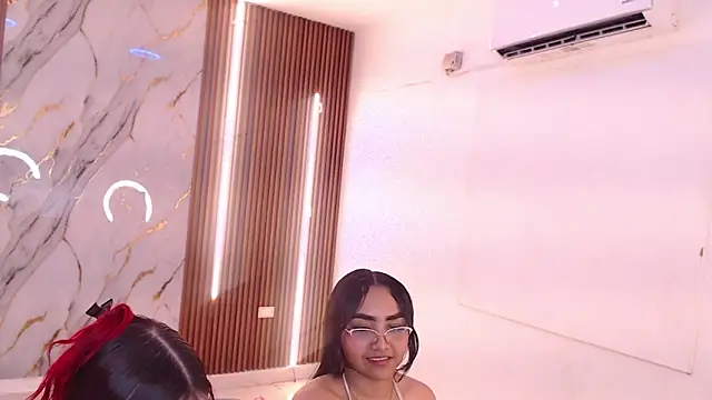 aixa_show's cam snapshot