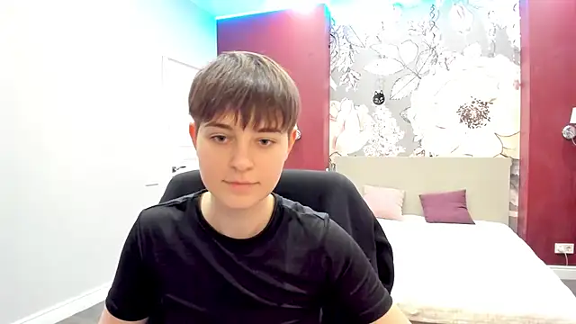 EmiliaYours live sex cam