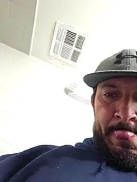 UncutHammer69's cam snapshot