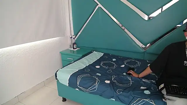 oblivionlove's cam snapshot