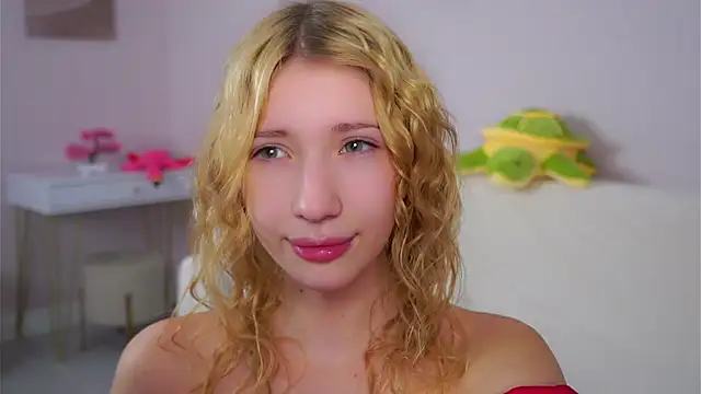 SunnivaCovil live sex cam