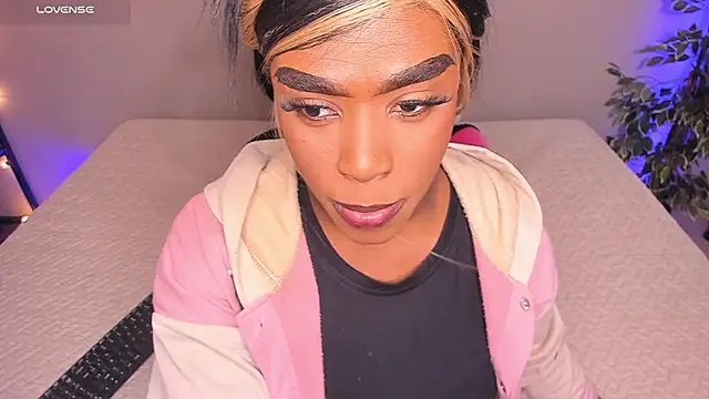 PechBri's cam snapshot