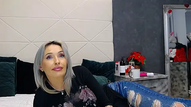 IssaSmith live sex cam