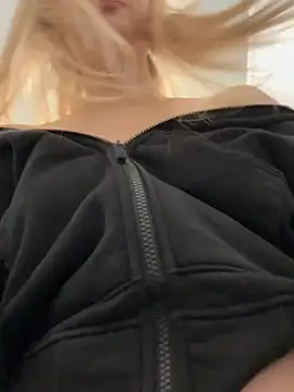 blonde_exe's cam snapshot