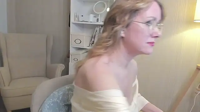 SharonFlower's cam snapshot