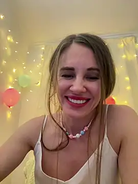 LucieMack's cam snapshot