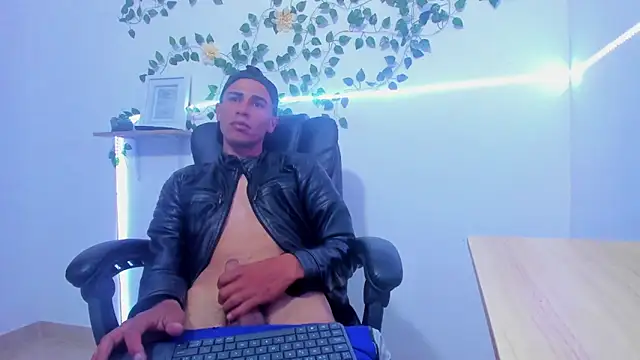 Andrey_santamaria live sex cam