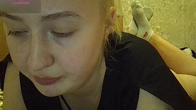 CurvyWild_Lady30's cam snapshot