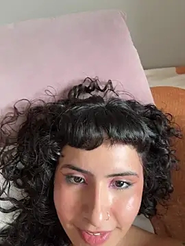 SugarTroubl33 live sex cam