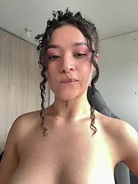 crystal_dlun's cam snapshot