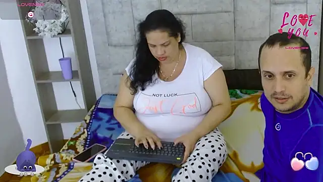 Candy_and_Jh0n's cam snapshot