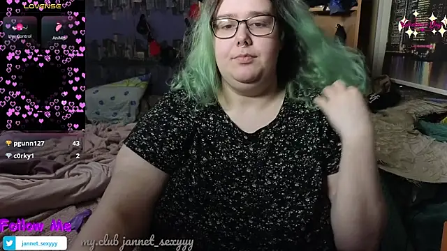 JannetPie's cam snapshot