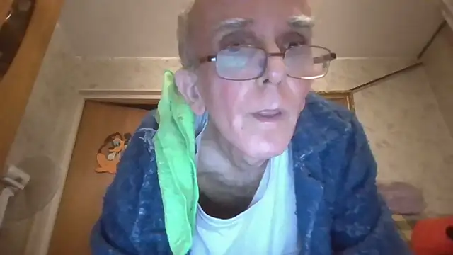 mariusica1@xh live sex cam