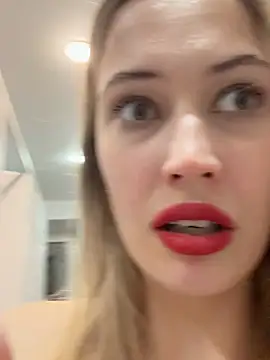 blonde_exe's cam snapshot