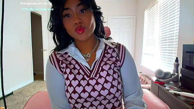 BriannaBrave live sex cam