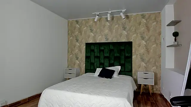 april_dumont's cam snapshot