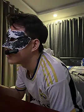 boyhigh1997 live sex cam