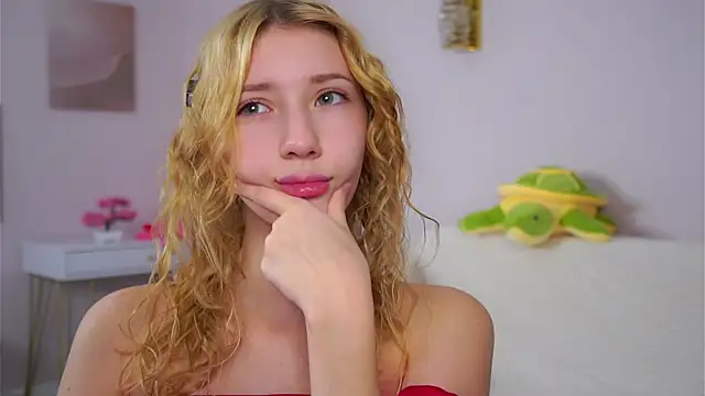 SunnivaCovil live sex cam