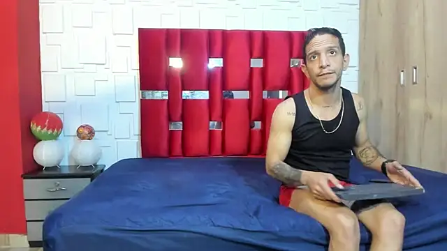 GloryHoleCol live sex cam