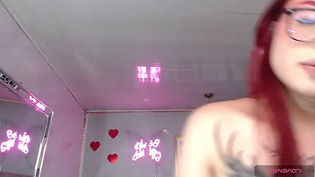 Red_Bunny_v's cam snapshot