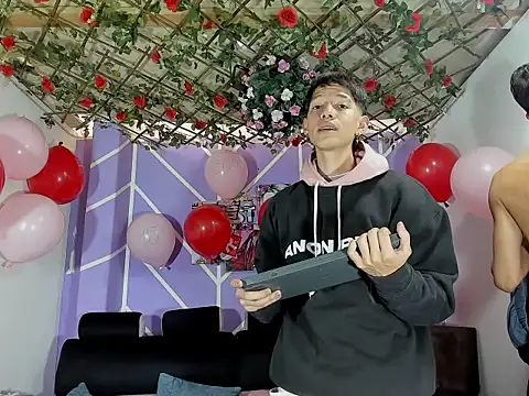 heyy_noah11 live sex cam