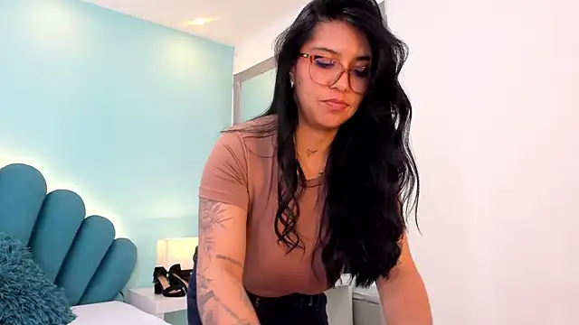 sharlott18 live sex cam