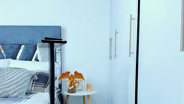 Zack_Froone live sex cam