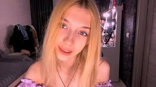 TaliCaan live sex cam