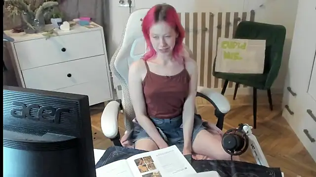 Silly__Milly's cam snapshot