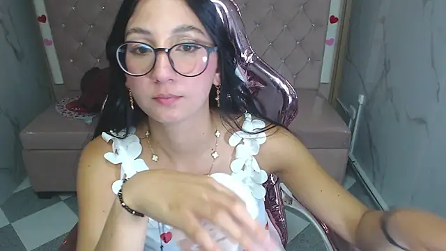 Sophie_jones_b's cam snapshot