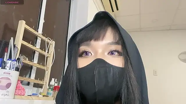 Tieu-May live sex cam